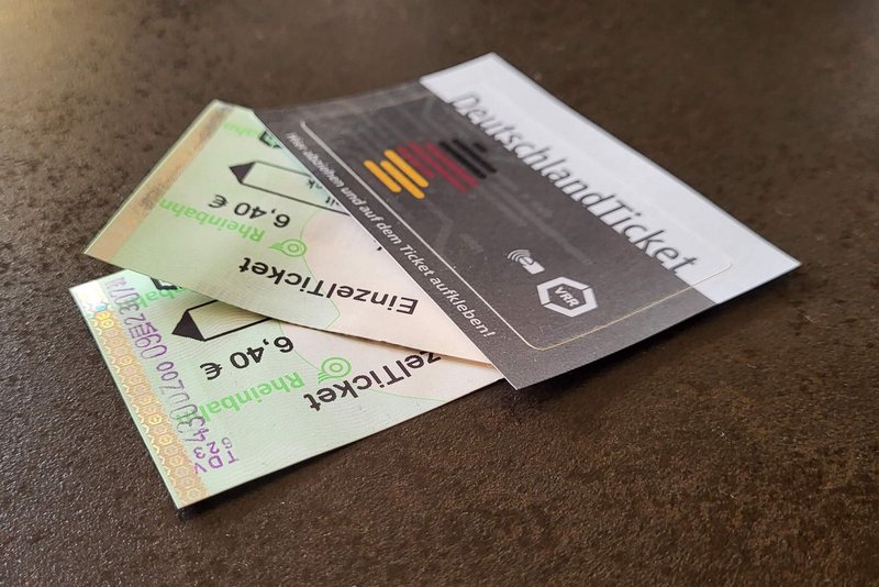Technische Probleme und unflexible Abo-Regelungen – das Deutschlandticket erntet weiterhin Kritik. Foto: SP-X